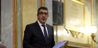 El Congreso llevará al Gobierno al Constitucional tras un insólito plantón