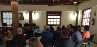 El Cabildo de La Gomera expone a los artesanos las acciones previstas para 2016