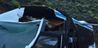 Un microbús tiene un accidente en la GM-1 en Valle Gran Rey