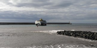 Complicada actividad en el puerto de La Gomera debido al mar de fondo