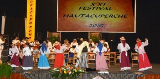 Primera actuación del grupo infantil ‘Hautacuperche’ fuera de la Isla