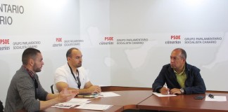 El senador Julio Cruz se reúne con representantes de los policías portuarios