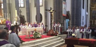 La Laguna despide en la Catedral al rector del Santuario del Cristo, el gomero Carlos González
