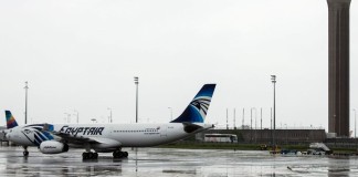 Hallan restos del avión de Egyptair al sur de la isla griega de Kárpatos