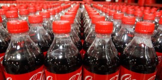 Coca-Cola suspende la producción en Venezuela por falta de azúcar