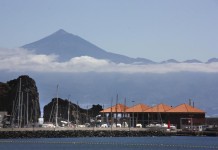 Claros y nubes y remite la calima en Canarias este jueves