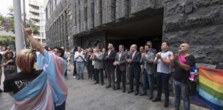 El Gobierno de Canarias iza la bandera arcoíris con motivo del Día del Orgullo