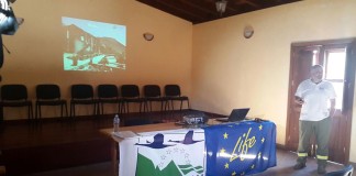 Vallehermoso instala racores en la red de agua de El Cercado para aumentar la protección de las viviendas en caso de incendio