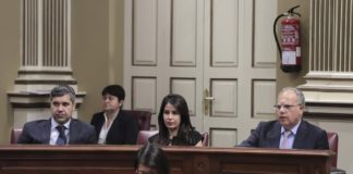 Curbelo reclama más fondos para la vivienda joven y Hernández se compromete con el alza