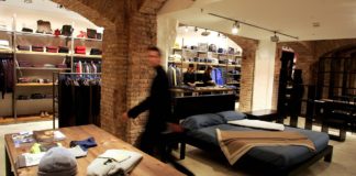 Adolfo Domínguez multiplica por más de tres sus pérdidas en el primer trimestre