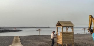 La playa de San Sebastián de La Gomera cuenta dos nuevas casetas-vestidor