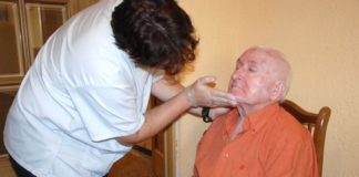 El Ayuntamiento convoca una plaza de auxiliar de ayuda a domicilio para el barrio de La Dama