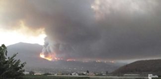 Las brigadas forestales confían en acotar hoy el frente menos violento en La Palma