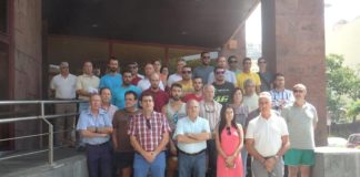 El Cabildo de La Gomera guarda un minuto de silencio por la víctima mortal del incendio de La Palma