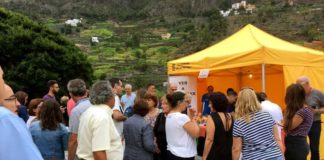 El público refrenda con su presencia el éxito de la Noche en Blanco de Hermigua