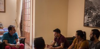 El alcalde recibe al cantante David de María horas antes de su concierto en San Sebastián de La Gomera