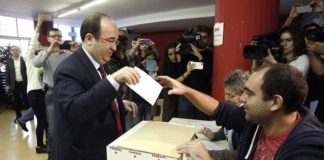 Miquel Iceta llama al PSOE a no convertirse en «muleta» del PP tras imponerse en las primarias del PSC