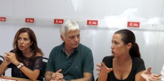 El PSOE acepta la convocatoria de la mesa del pacto y aplaza su comité regional