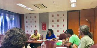 El Cabildo de La Gomera y artesanos perfilan las acciones de futuro para el sector