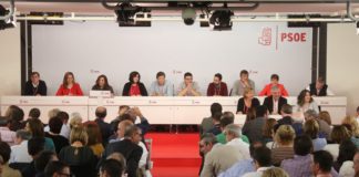 El PSOE decide abstenerse ante Rajoy para evitar terceras elecciones