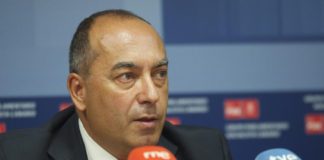 Julio Cruz insiste en que la postura socialista «a día de hoy» sigue siendo ‘no’ a Rajoy