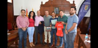Hermigua recibe a «su atleta» Cristofer Clemente y reconoce públicamente su gran temporada