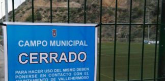 Sí se puede se pregunta por qué el Ayuntamiento cierra el acceso al campo de fútbol en Vallehermoso