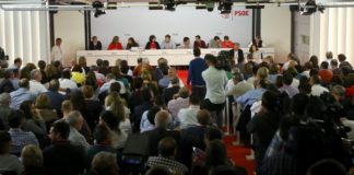 Un juzgado abre diligencias contra Susana Díaz y Javier Fernández por coacciones por el apoyo a Rajoy