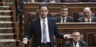 El PSOE y el Gobierno central pactan una subida del 8% en el salario mínimo, la mayor subida en 30 años