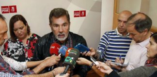 El PSOE pide que Clavijo se someta a una cuestión de confianza en el Parlamento
