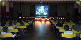 Más de 200 escolares de Valle Gran Rey disfrutaron de la proyección de la película de Navidad