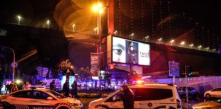 Un hombre disfrazado de Papá Noel mata a 39 personas en una discoteca de Estambul