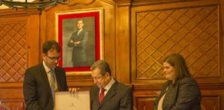 Manuel Damas Estévez recibe el Premio Méritos Humanos 2017