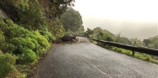 Cerrada la carretera de El Rejo por desprendimientos en la vía