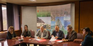 Cabildo y Cruz Roja darán servicio de teleasistencia a dependientes de La Gomera