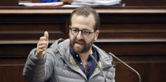 Podemos preguntará «cuánto cuesta que Clavijo se haga pasar por ministro de Defensa»