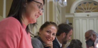 “¿Cómo creernos que a Clavijo le preocupan los problemas de Canarias si ve negocio en las desgracias de otros países?”