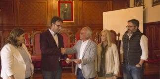 San Sebastián de La Gomera recibe su acreditación como ‘Ciudad Solidaria con el Alzheimer’