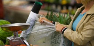 Todos los comercios cobrarán entre 5 y 30 céntimos por cada bolsa de plástico