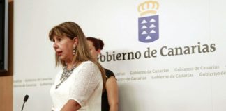 El alcalde de Adeje (PSOE) contrata a su hermana como asesora por 32.000 euros anuales