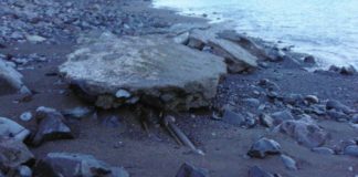 Sí se puede advierte del mal estado de la protección de la entrada de fibra óptica en La Gomera