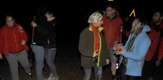 Comienza la evacuación del centenar de personas que está en el refugio del Teide