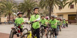 Medio centenar de jóvenes participan en la segunda edición del Día de La Bicicleta en Vallehermoso