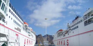 La Consejería de Obras Públicas, Transportes y Vivienda informa que las navieras ofertarán casi un millón de plazas en el transporte marítimo interinsular para Semana Santa