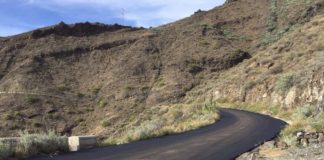 El Cabildo mejora la seguridad y el pavimento en la carretera de acceso a Taguluche