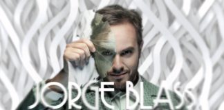 Jorge Blass encandila a los visitantes del Loro Parque