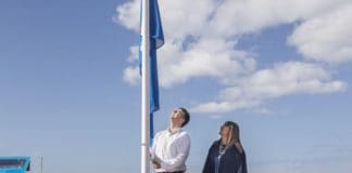 San Sebastián iza su bandera azul por primera vez en la historia