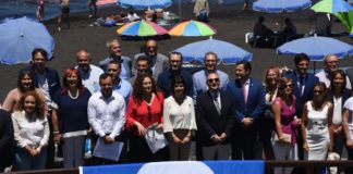 José Manuel Baltar entrega las Banderas Azules a 49 playas y 5 puertos canarios