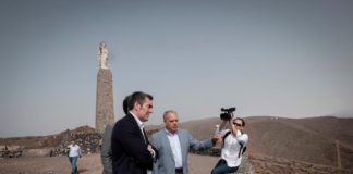 Clavijo anuncia que la línea interior de La Gomera será una realidad en breve tras la botadura del ferry que operará en la isla