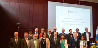 Carlos Casanova de Ayala, inspector educativo de La Gomera recibió hoy el ‘Viera y Clavijo’